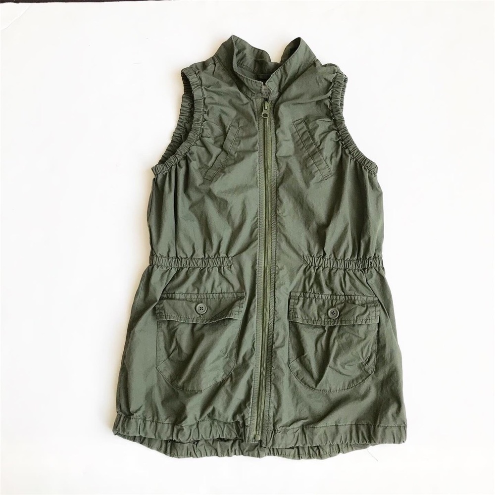 Old Navy olive cargo vest  EUC  LG(10-12Y)